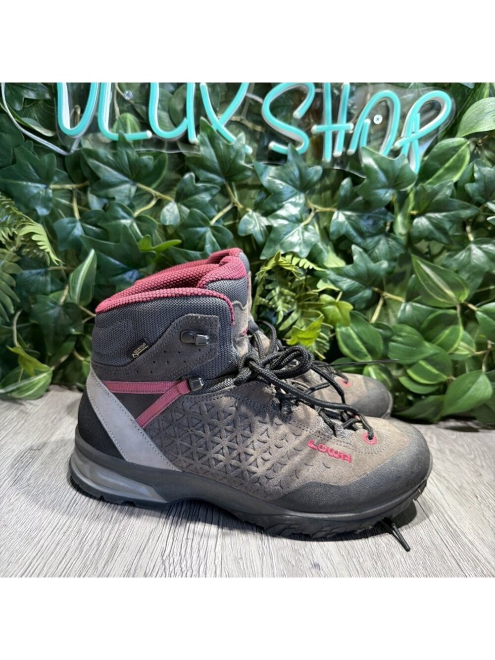 Lowa Women's Sassa GTX Mid Hiking Shoes Black Gray Pink Size 7.5 Germany 220711
